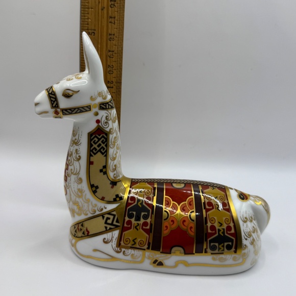Royal Crown Derby Llama bone china paperweight figurine Collectors Guild Exclus - Picture 11 of 12
